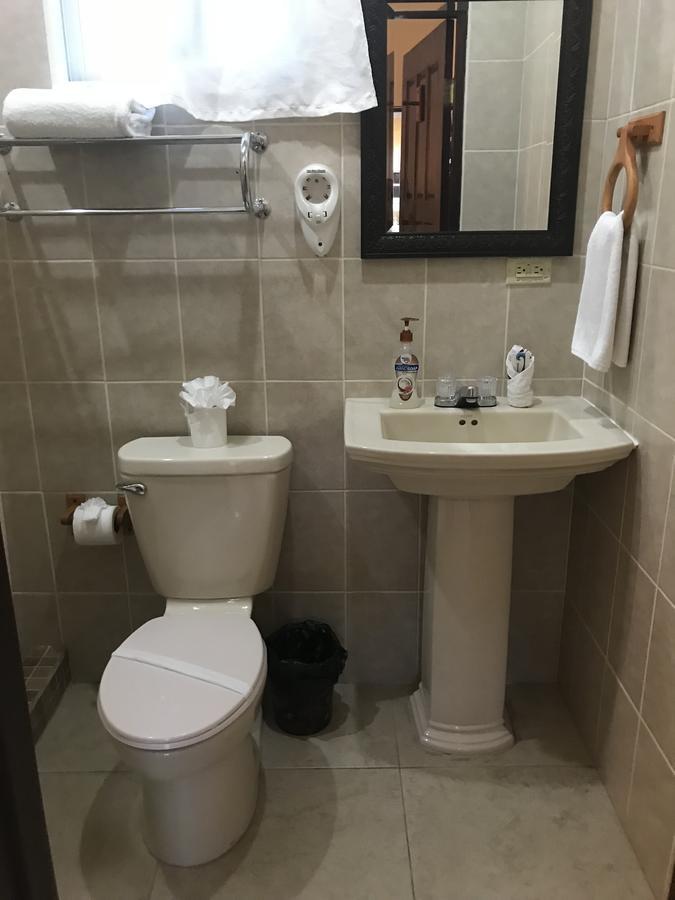 Bella Sombra Guest House Downtown Belize City Exterior photo