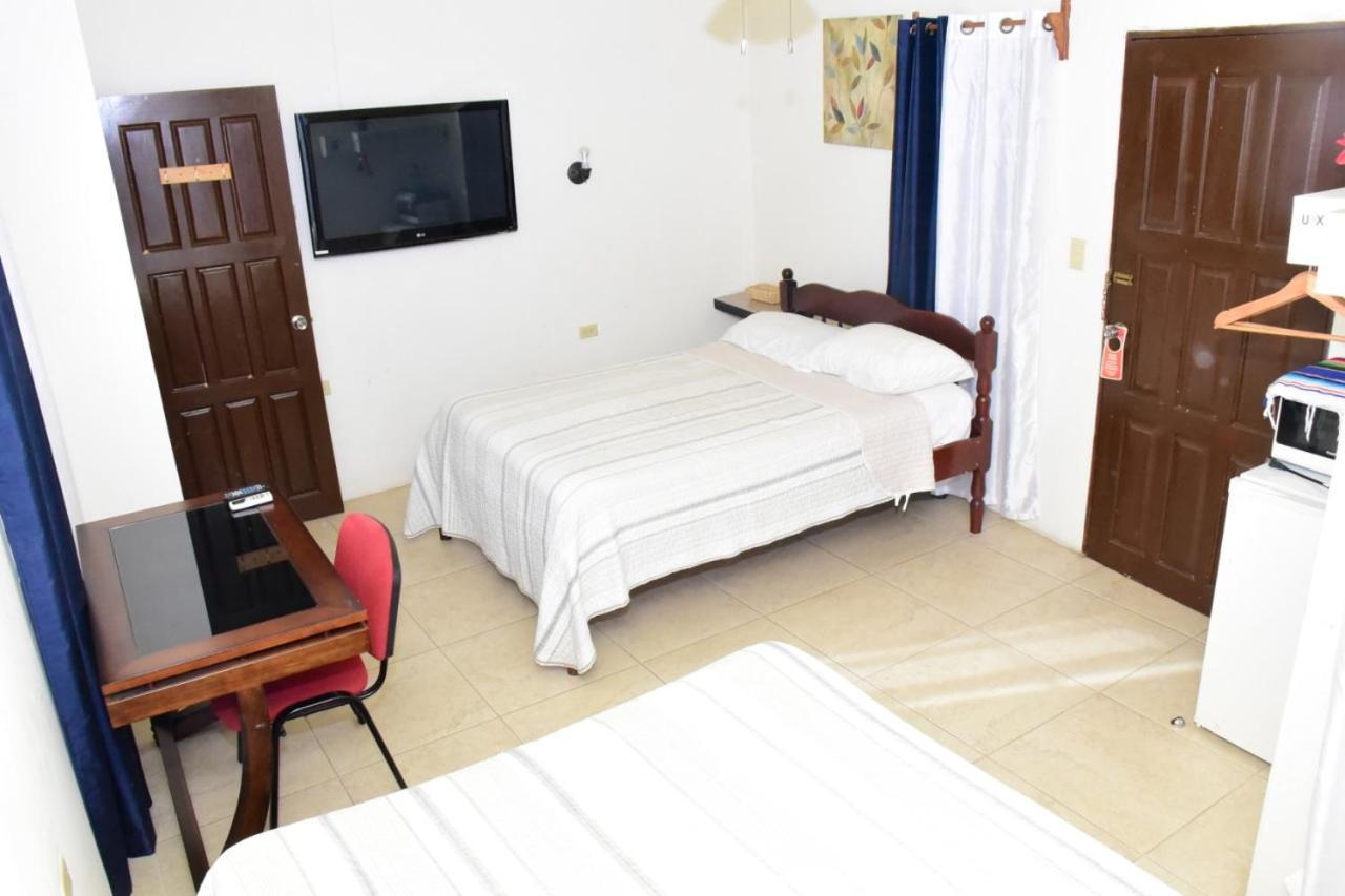 Bella Sombra Guest House Downtown Belize City Exterior photo