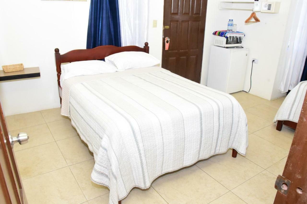 Bella Sombra Guest House Downtown Belize City Exterior photo