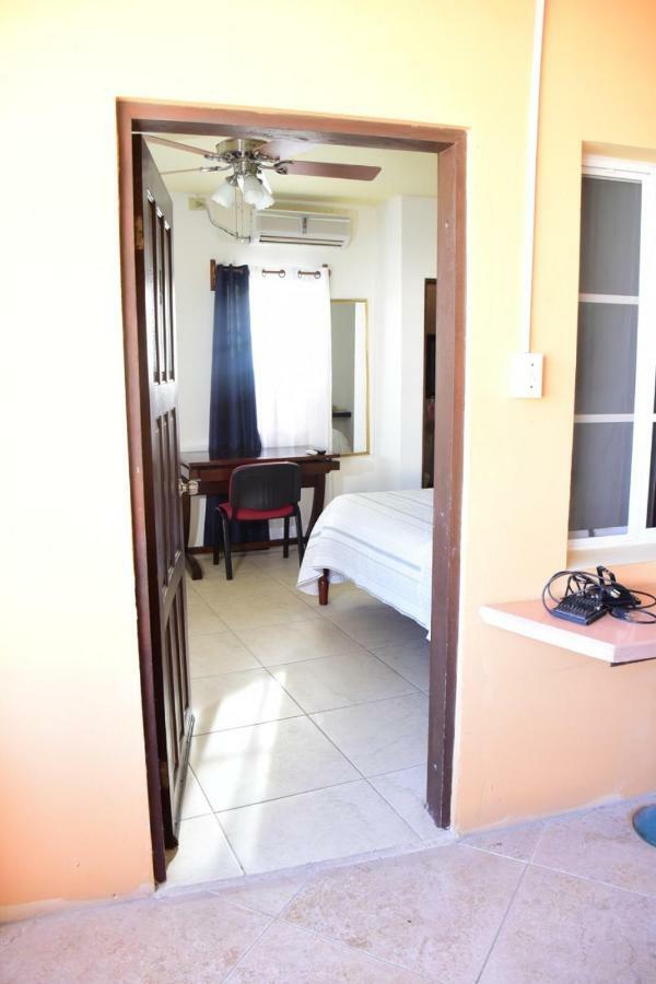 Bella Sombra Guest House Downtown Belize City Exterior photo