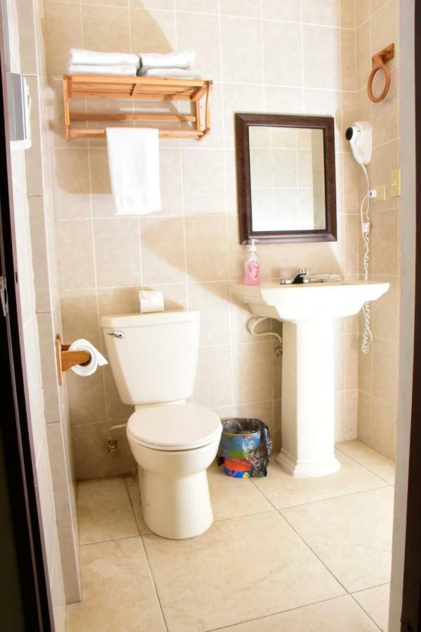 Bella Sombra Guest House Downtown Belize City Exterior photo